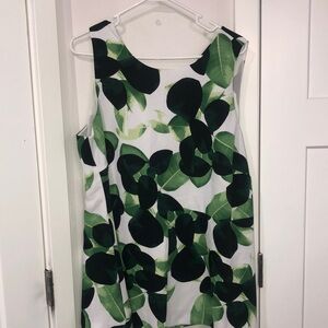 Alfini| Sleeveless Blouse Top| women’s| Size. 18W| Black& White Green Floral.